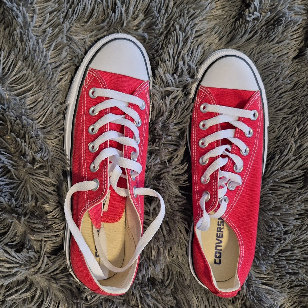 Converse Chuck Taylor Sneakers Size 8M